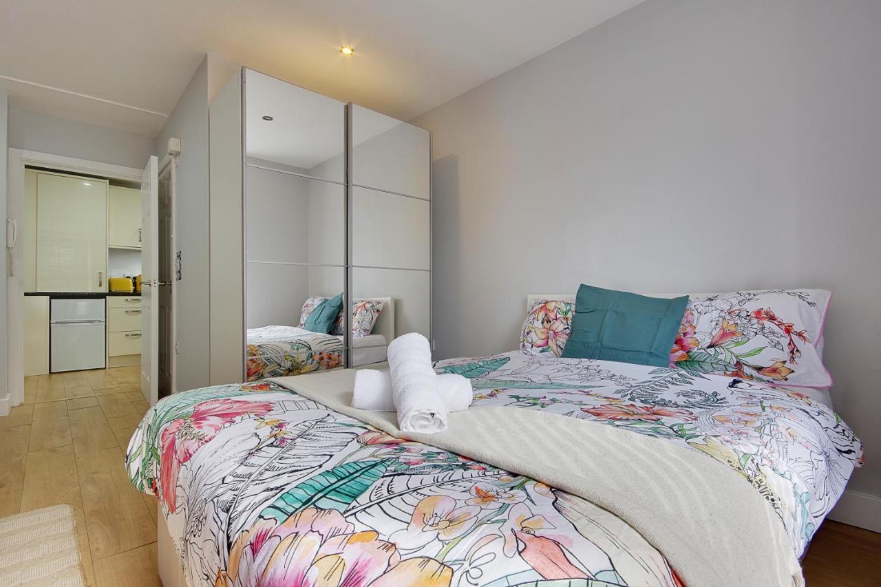 Turay Court Holiday Apartments 伯恩茅斯 外观 照片
