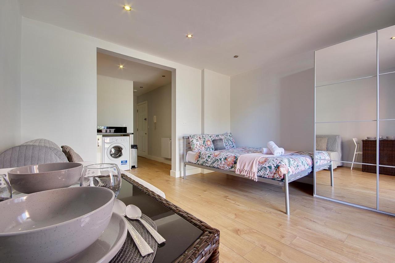 Turay Court Holiday Apartments 伯恩茅斯 外观 照片